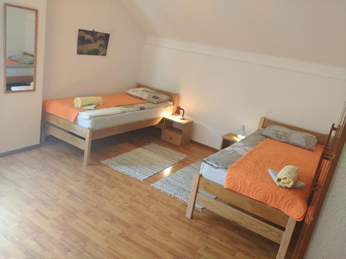 Rooms "Nada Zunic" Knin Εξωτερικό φωτογραφία