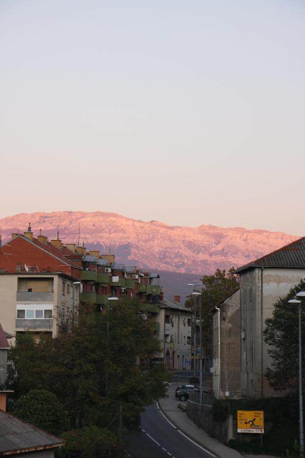 Rooms "Nada Zunic" Knin Εξωτερικό φωτογραφία